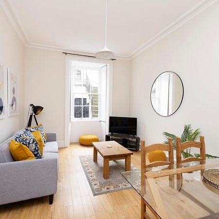 Joivy Chic Apartment Near Stockbridge Market เอดินบะระ ภายนอก รูปภาพ