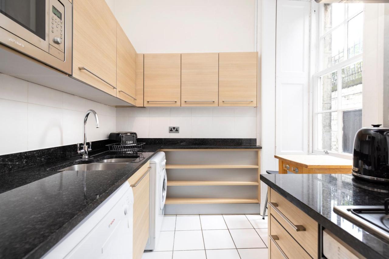 Joivy Chic Apartment Near Stockbridge Market เอดินบะระ ภายนอก รูปภาพ
