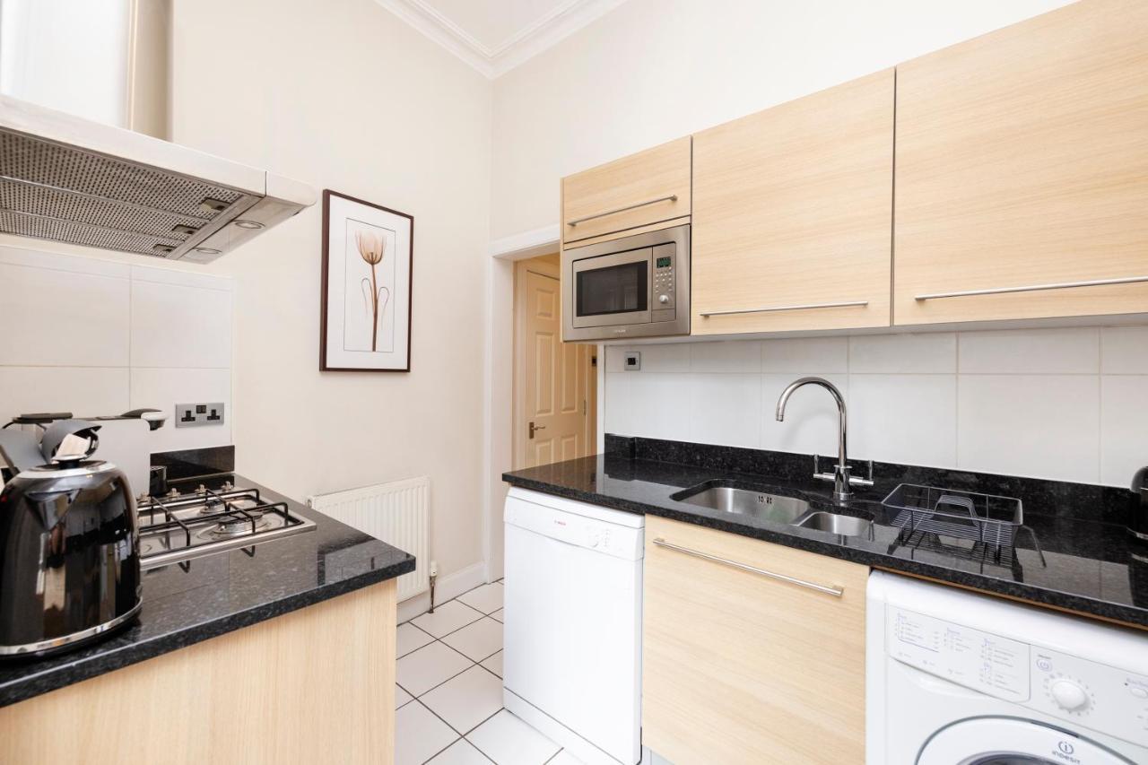 Joivy Chic Apartment Near Stockbridge Market เอดินบะระ ภายนอก รูปภาพ