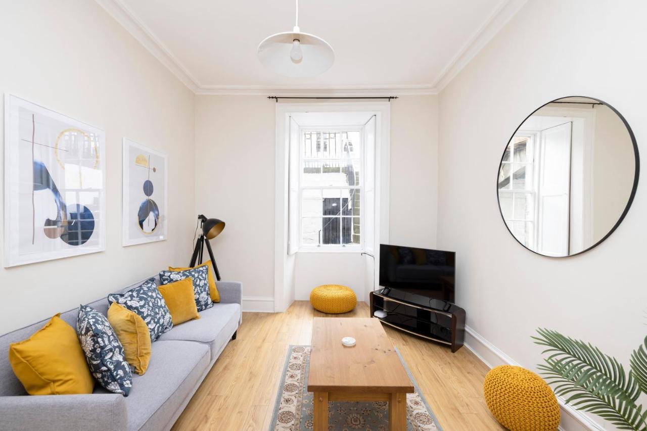Joivy Chic Apartment Near Stockbridge Market เอดินบะระ ภายนอก รูปภาพ