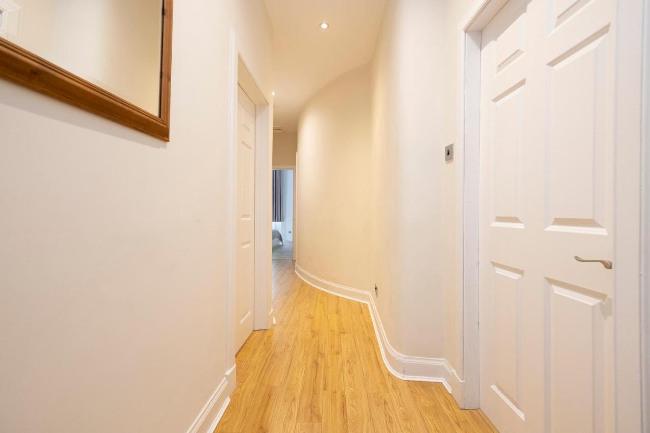 Joivy Chic Apartment Near Stockbridge Market เอดินบะระ ภายนอก รูปภาพ