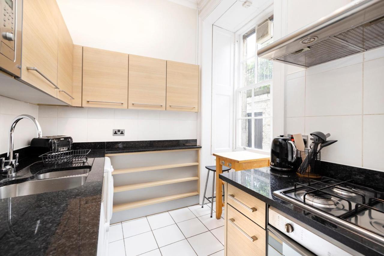 Joivy Chic Apartment Near Stockbridge Market เอดินบะระ ภายนอก รูปภาพ