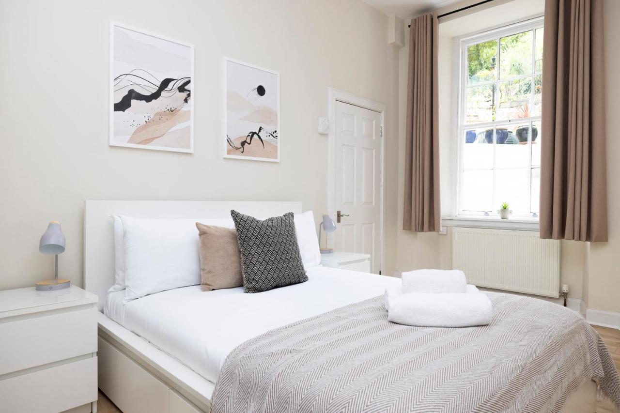 Joivy Chic Apartment Near Stockbridge Market เอดินบะระ ภายนอก รูปภาพ