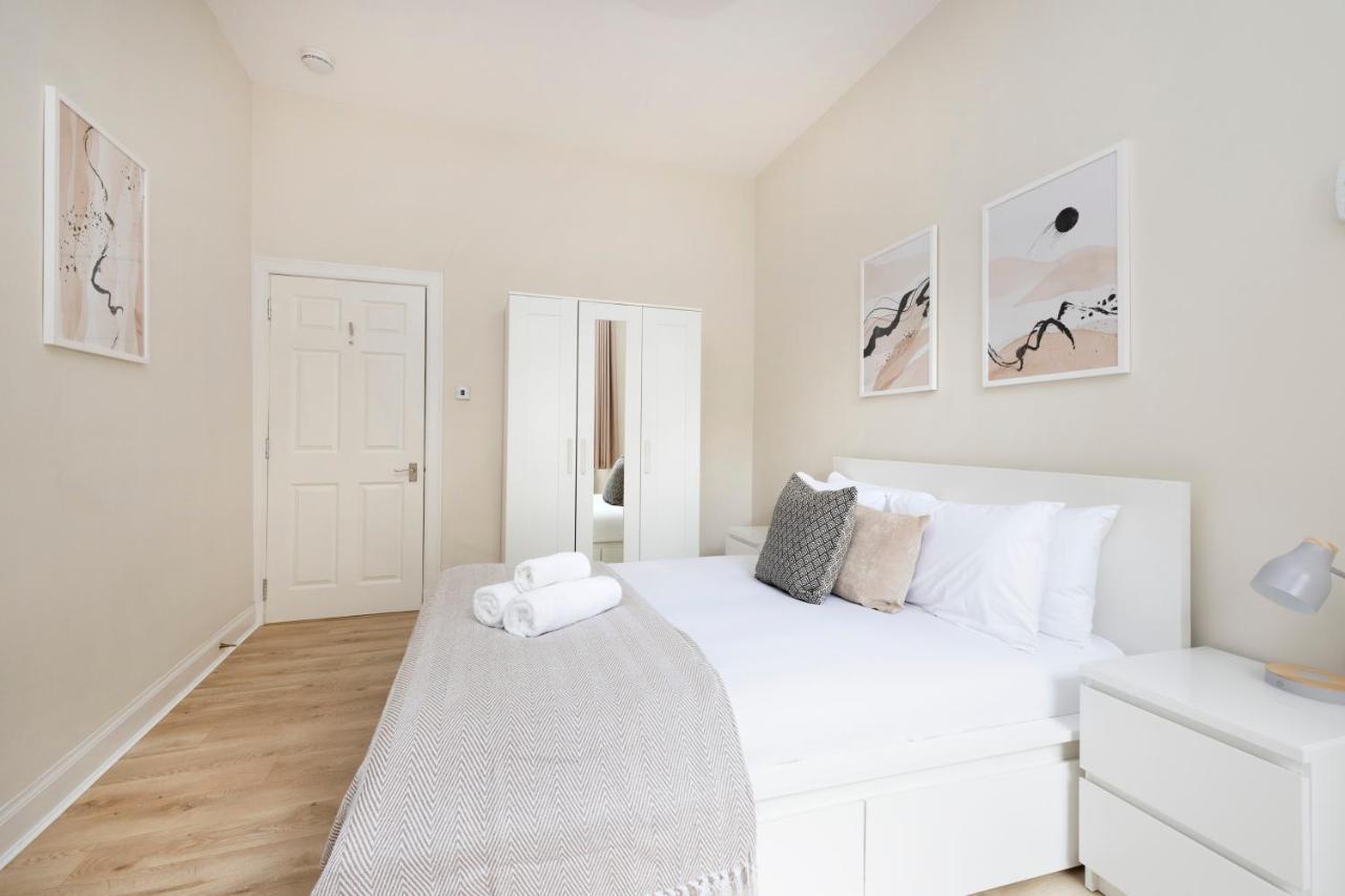 Joivy Chic Apartment Near Stockbridge Market เอดินบะระ ภายนอก รูปภาพ