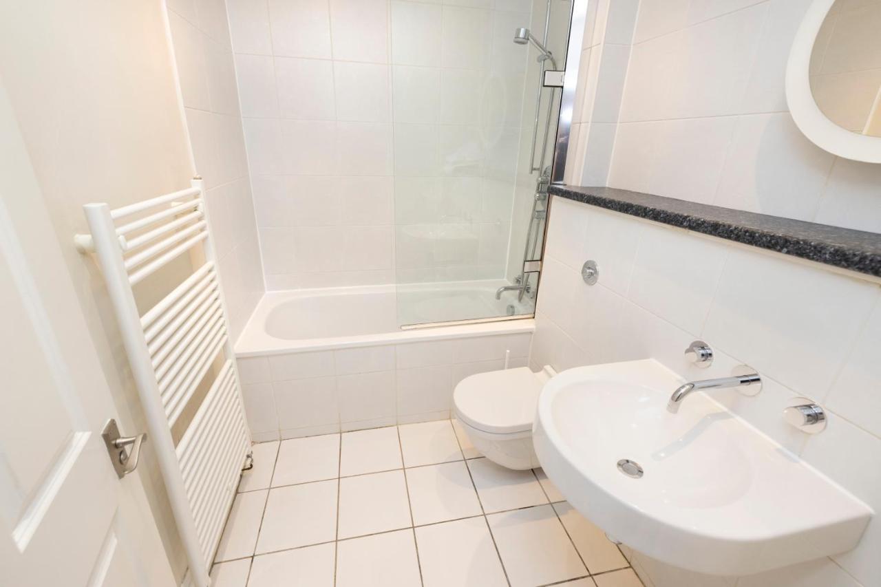 Joivy Chic Apartment Near Stockbridge Market เอดินบะระ ภายนอก รูปภาพ