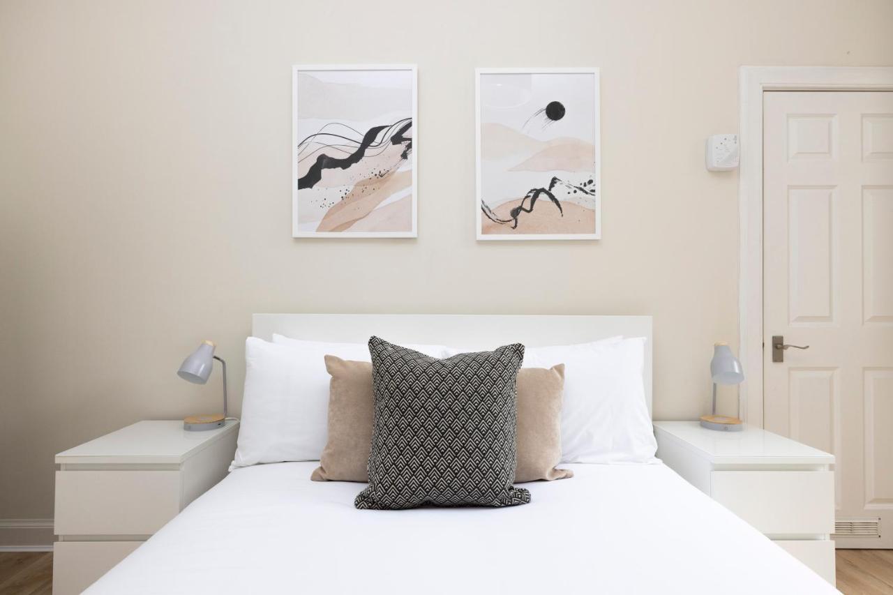 Joivy Chic Apartment Near Stockbridge Market เอดินบะระ ภายนอก รูปภาพ