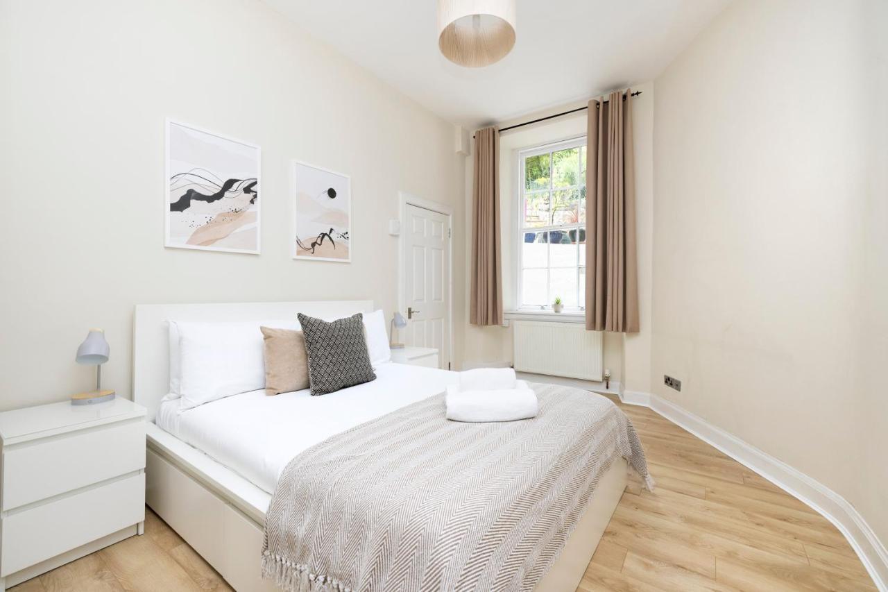 Joivy Chic Apartment Near Stockbridge Market เอดินบะระ ภายนอก รูปภาพ