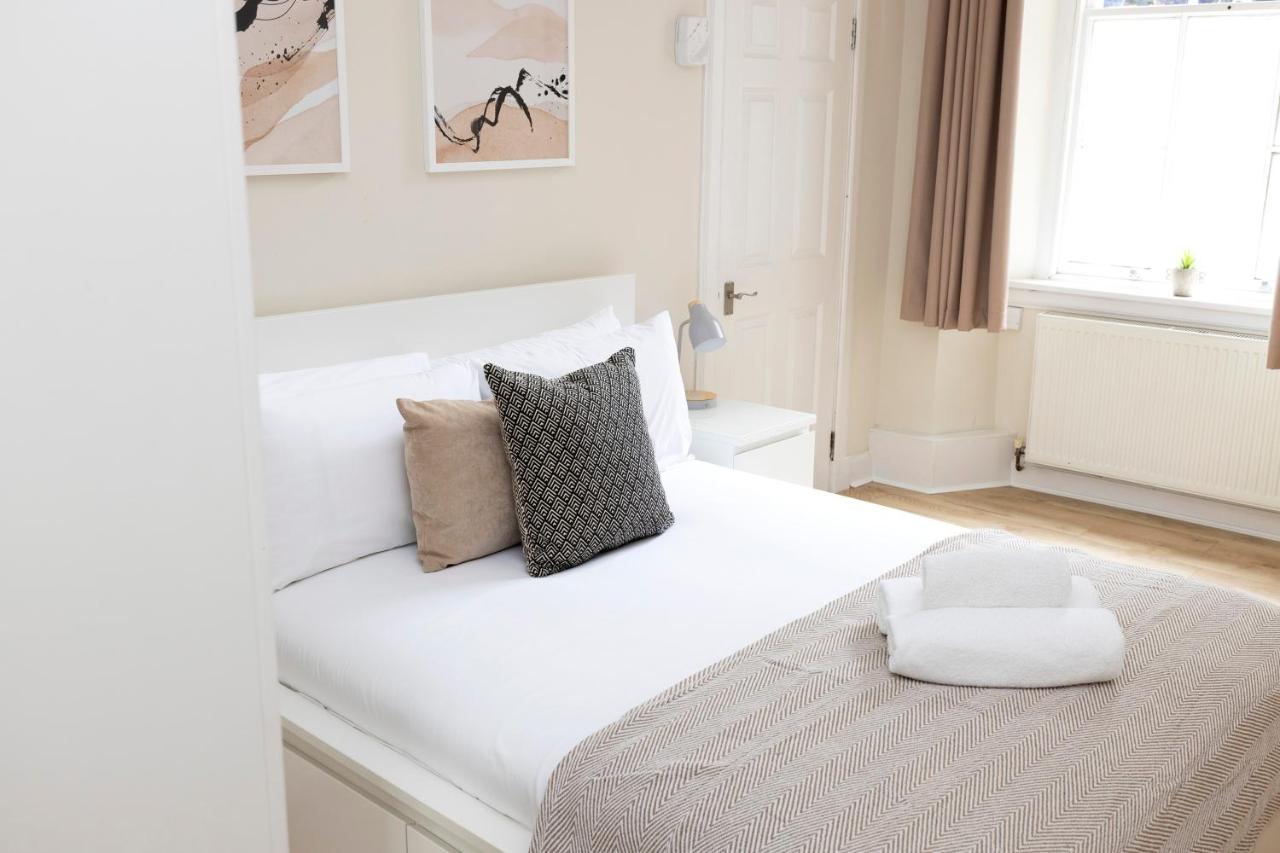 Joivy Chic Apartment Near Stockbridge Market เอดินบะระ ภายนอก รูปภาพ